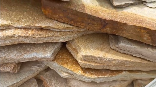 Плитняк златолит жёлтый золотистый для отмостки купить в Нижнекамске