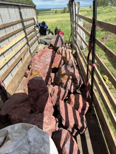 Ландшафтные глыбы красно-фиолетовые 200-1000 килограмм купить в Нижнекамске