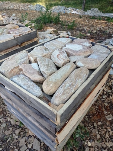 Златолит жёлтый, жёлто-зелёный глыбки и валуны для ланшафтного дизайна купить в Нижнекамске