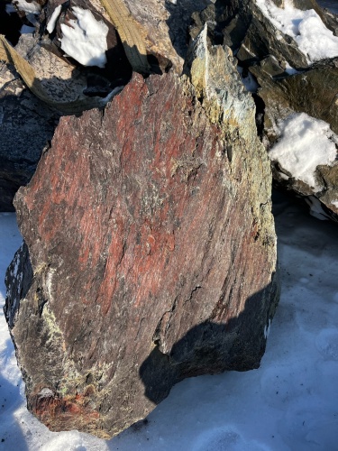 Ландшафтные глыбы красно-фиолетовые 200-1000 килограмм купить в Нижнекамске