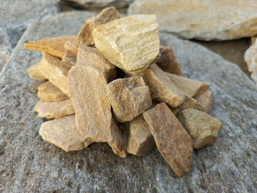 Златолит жёлтый декоративная каменная крошка купить в Нижнекамске