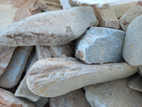 Златолит жёлтый, жёлто-зелёный глыбки и валуны для ланшафтного дизайна купить в Нижнекамске