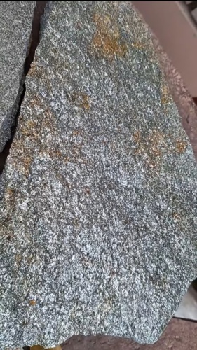 Плитняк златолит серебристый для цоколя, отмостки купить в Нижнекамске