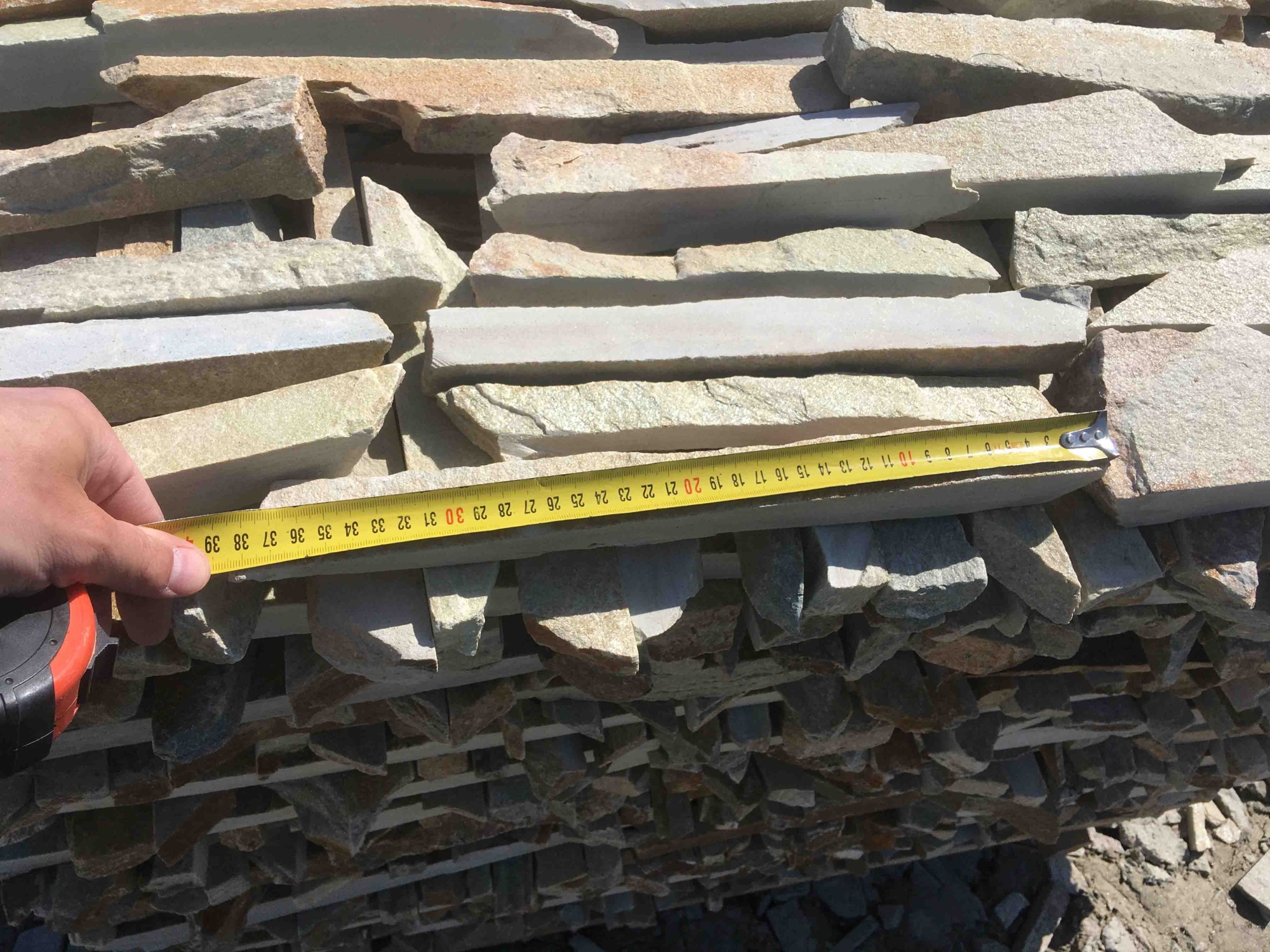 Горбушка златолит золотистый для облицовки купить в Нижнекамске