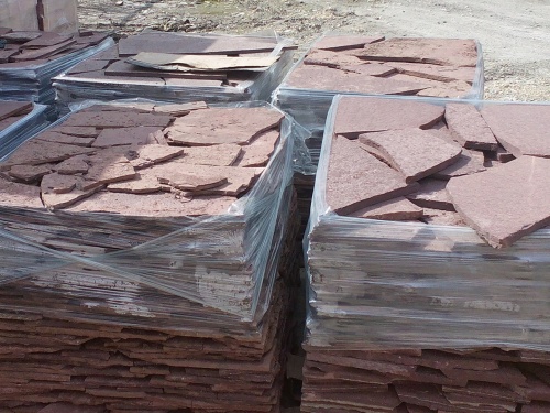 Плитняк лемезит бордовый для облицовки цоколя 20-25 мм  купить в Нижнекамске