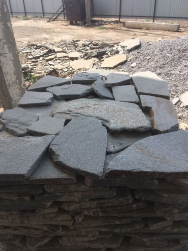 Златолит серебристый галтованный для лестниц купить в Нижнекамске